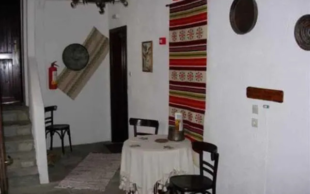 Arias House