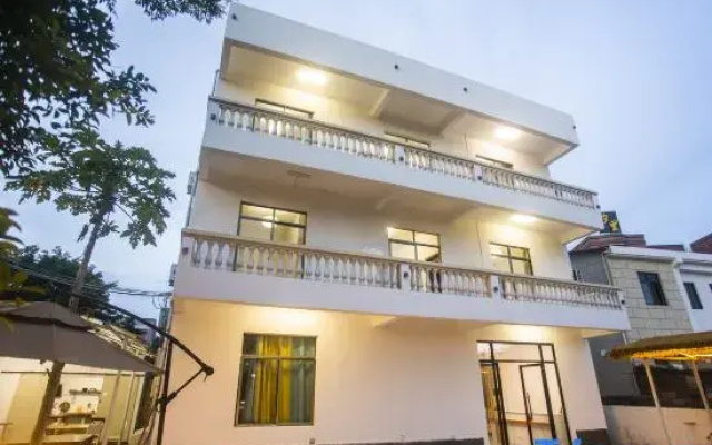 Weizhou Island Banxia Yunjian Homestay (Shell Beach)