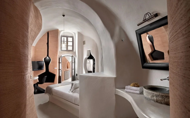 Tholos Resort Hotel