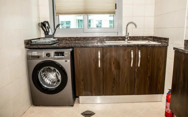 Spacious Apartment in Marina Dubai