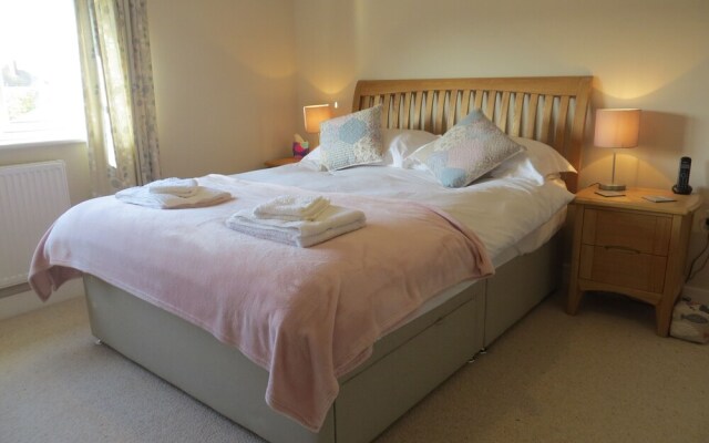 Seaside Retreat Superb Quality Family House