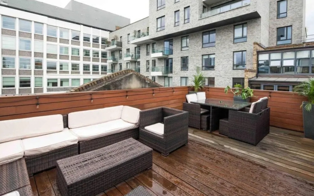 Luxury Penthouse Located Near Old Street