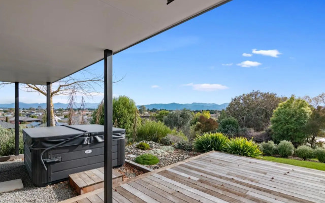 Views over Blenheim - Blenheim Holiday Home