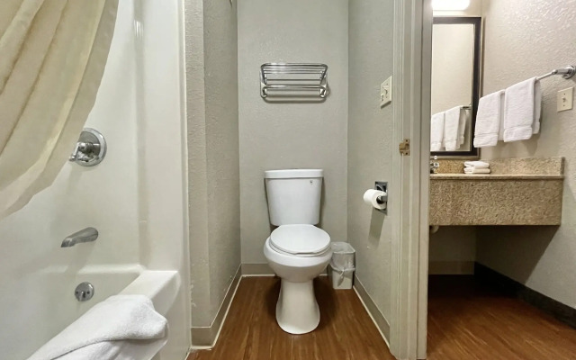 FairBridge Inn & Suites Fort Wayne