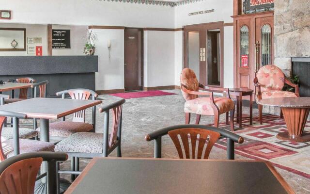 Econo Lodge Central