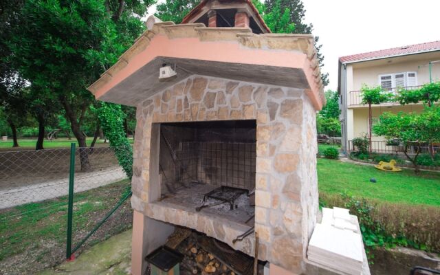 Spacious apt With Lodge Just 40m From the Beach