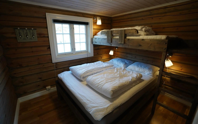 Lake View Apartment with loft