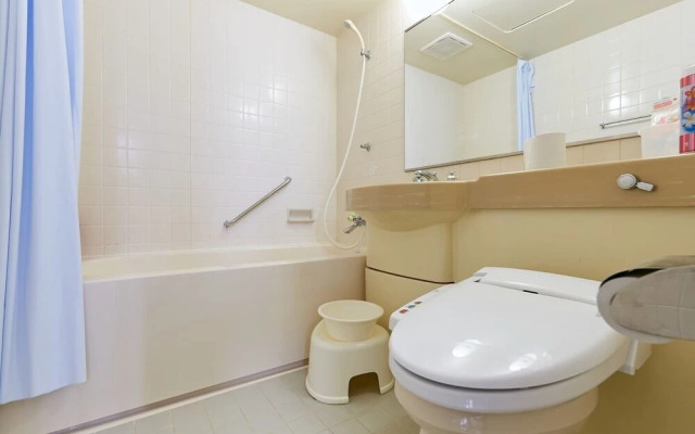 Keikyu Kamata Colorbee Hostel