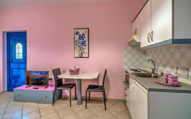 BBQ-Balcony-42Mbps-King-Backyard-Full Kitchen-2