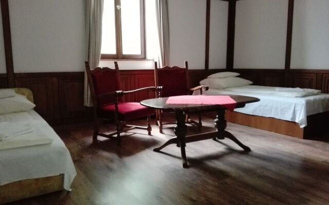 Swiss Lodge