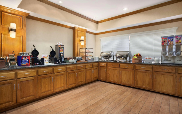 Country Inn & Suites by Radisson, Lubbock, TX