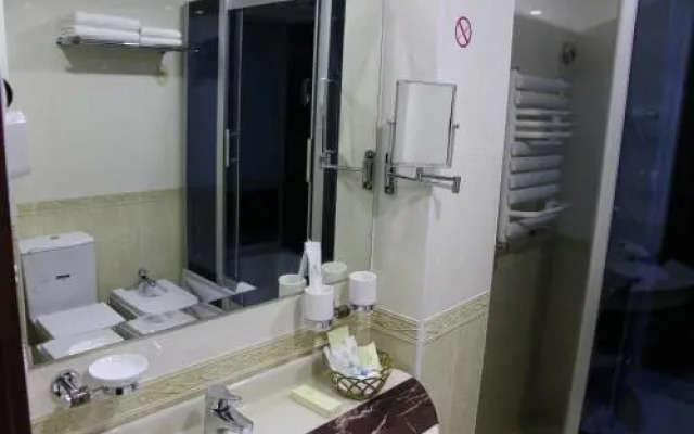 Отель Zargaron Plaza