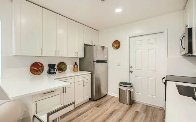 Amazing 2BR walking distance to Beach