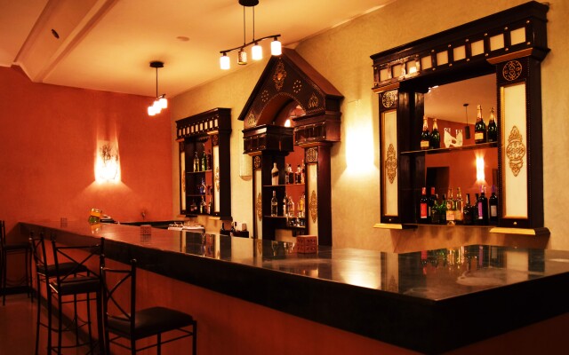 Palms Hotel Club