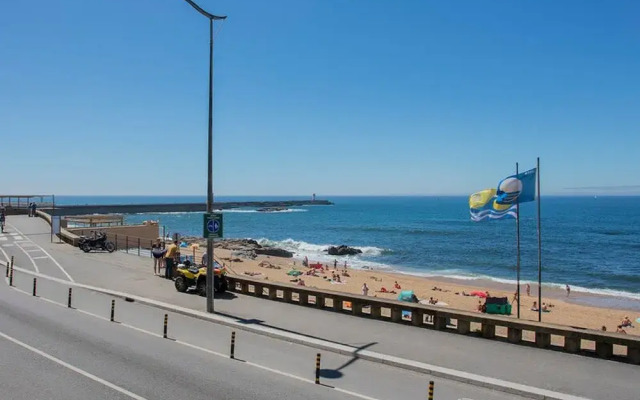 Liiiving in Porto Luxury Beachfront Apartment II