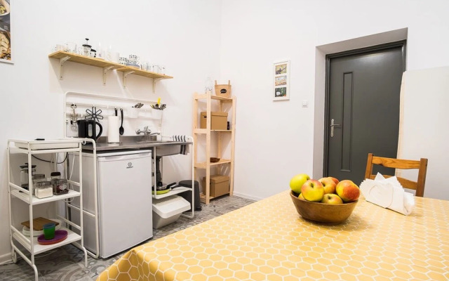 HOSTEL likeHome