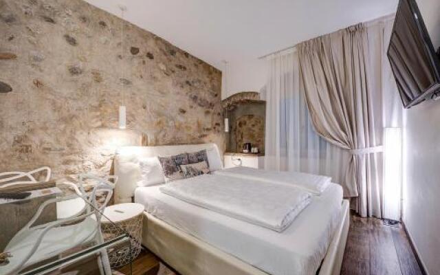 Arcadia Rooms