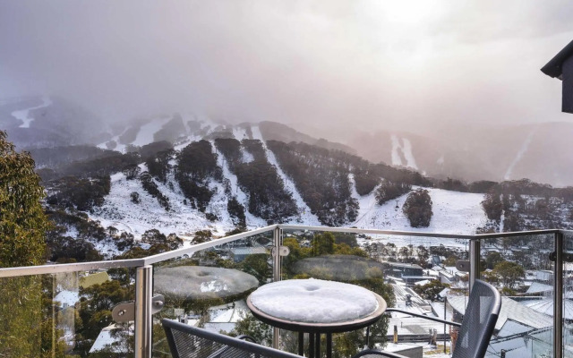 Lantern 1 Bedroom Loft with car space and Majestic View