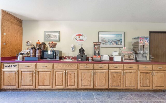 Super 8 By Wyndham Prince Frederick