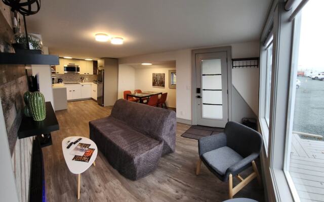 GLOBALSTAY. Paradise Marina Place