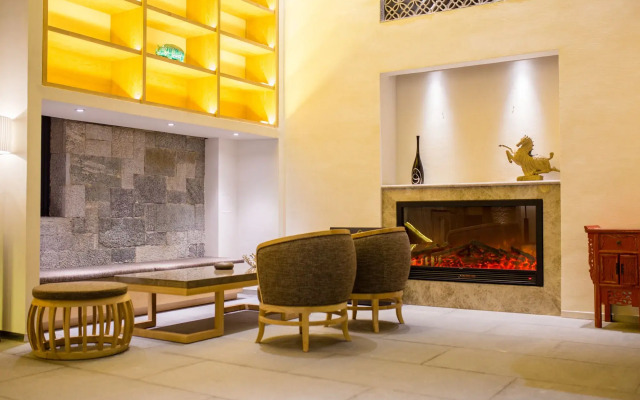 Dali Five Clouds Hotel