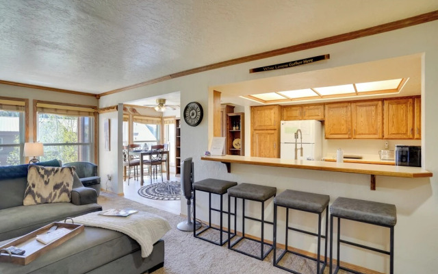 Walk to Ski Lift: Brian Head Condo w/ Pool Access!