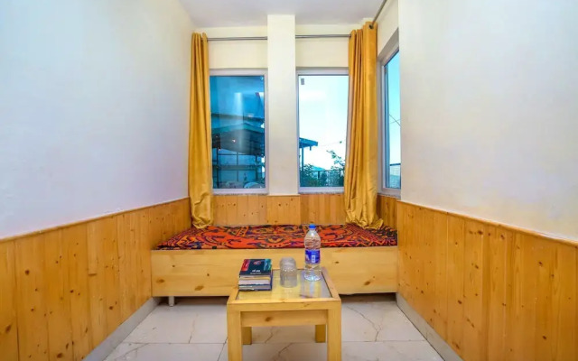 OYO 12187 Home LuxuryHill View 2BHK Villa Kasauli