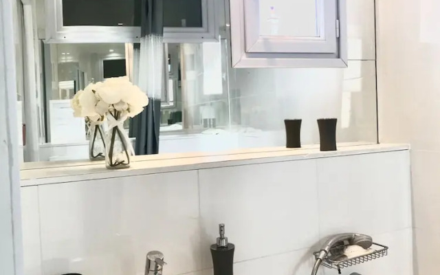 ALC - JJ17S2 - 9 min PALAIS AND BEACHES