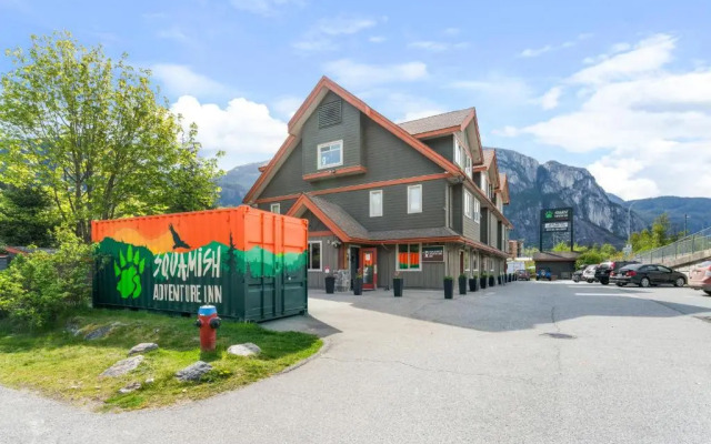 Squamish Adventure Inn & Hostel