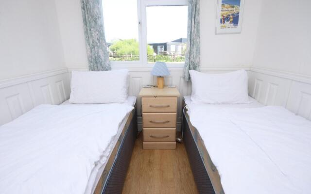 37B Medmerry Park 2 Bedroom Chalet