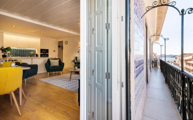 Stunning 2BDR Apartment in Chiado by LovelyStay