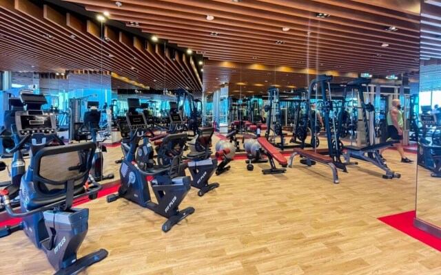 Chic 3BR Apt Near Dubai Mall