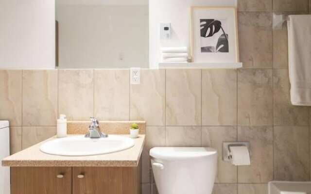 Fresh & Styled 2 Bedroom Apt in Mile End