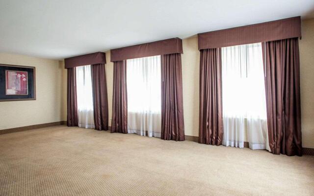 Quality Inn Aurora - Naperville Area
