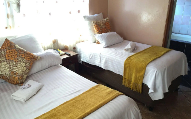 Woodlands Lodge & Tours