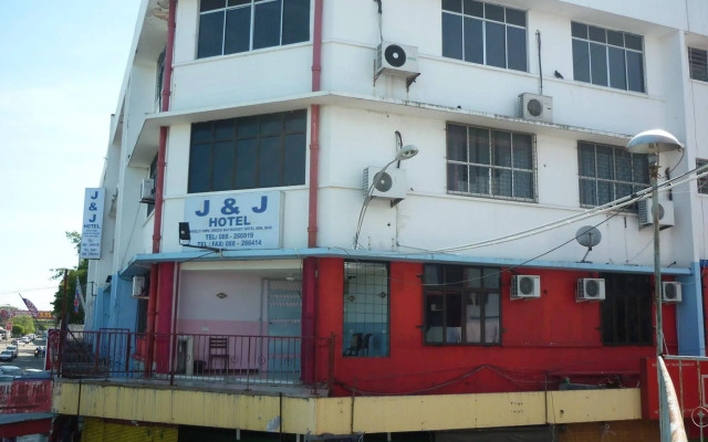J & J Hotel