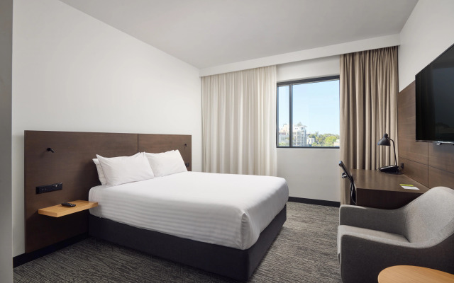 Holiday Inn West Perth by IHG