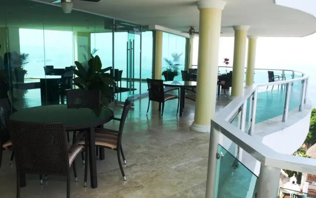 Hotel Mondavi