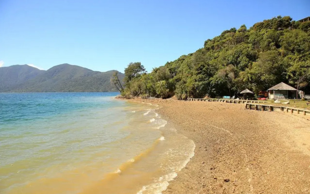 Punga Cove Resort
