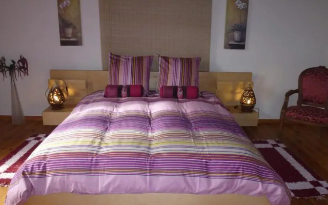 Château de Vèzes, Gîtes Source de Vie