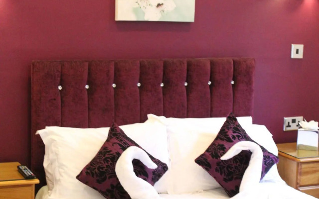 St John's Lodge (incl off-site health club)