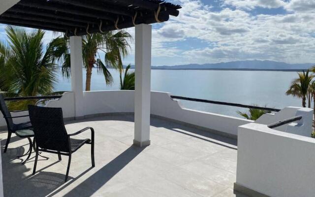 Casa Mañana Amazing Villa with Beachfront & Pool 4BR 4BA