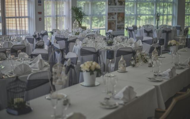 Holiday Inn Express Leigh - Sports Village by IHG