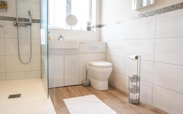 South Quay Penthouse - 2 bed