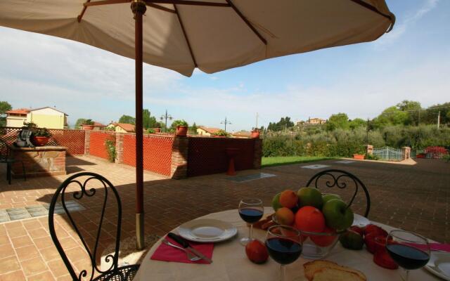 Apartment in Monte del Lago Near Lake Trasimeno