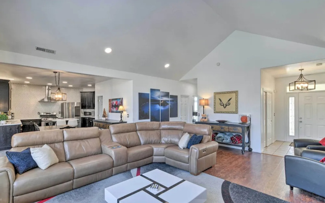 Alluring Home w/ Fire Pit < 1/2 Mi to Oit! - фото 2