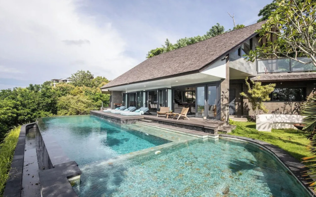 Luxurious 6BR Clifftop Villa, 5 Minutes to Bingin