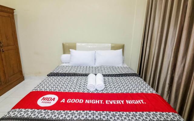 RedDoorz near Terminal Condong Catur 2