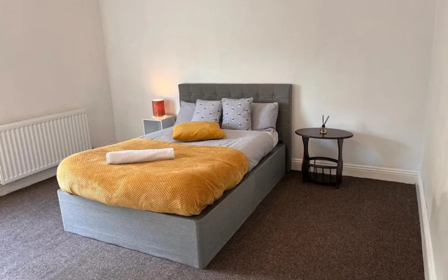 Guesthouse-2br-parking-wifi-toiletriesprovided