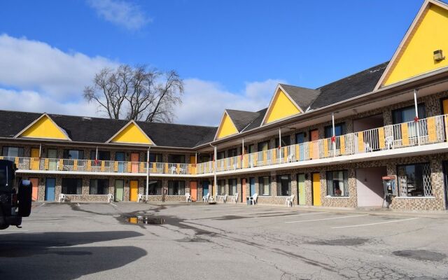 Falls Inn Near Casino Niagara By OYO